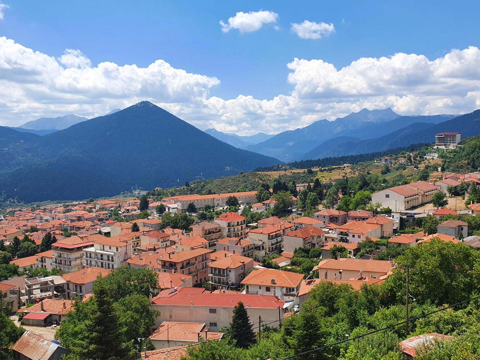Semeli Guesthouse Karpenísion Esterno foto