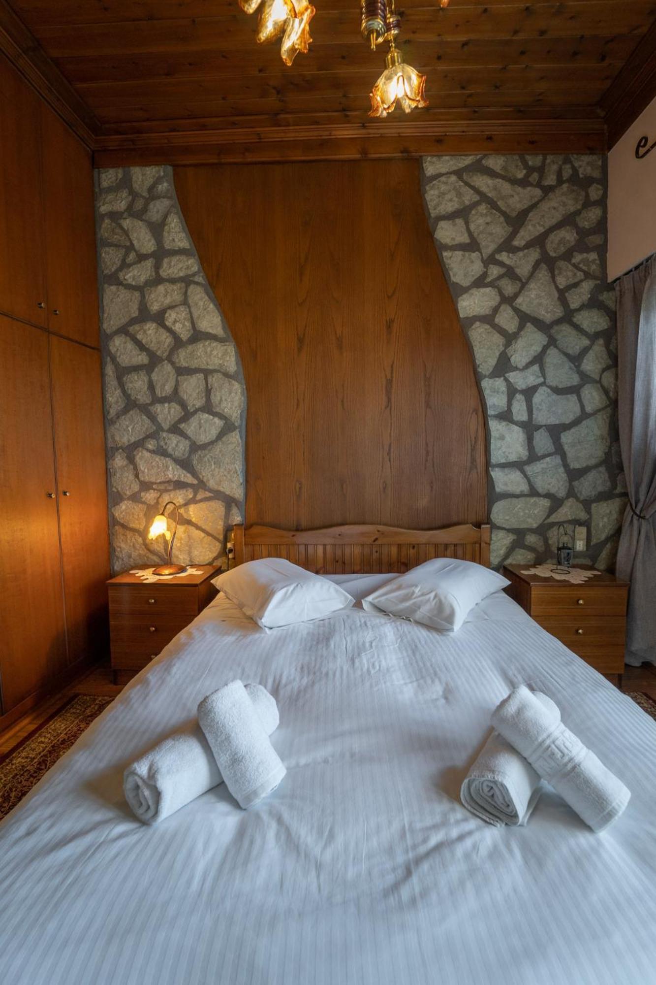 Semeli Guesthouse Karpenísion Esterno foto