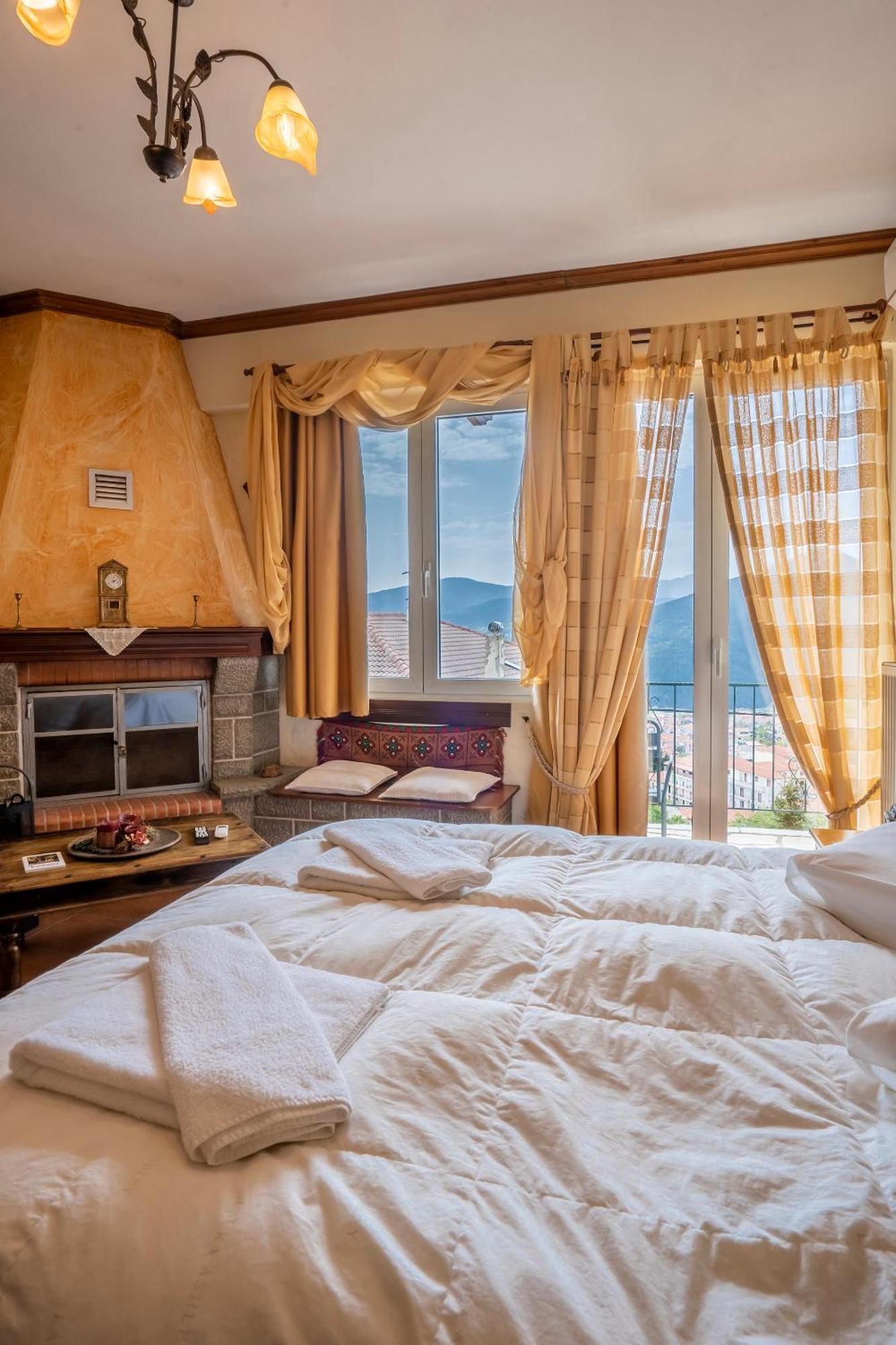 Semeli Guesthouse Karpenísion Esterno foto