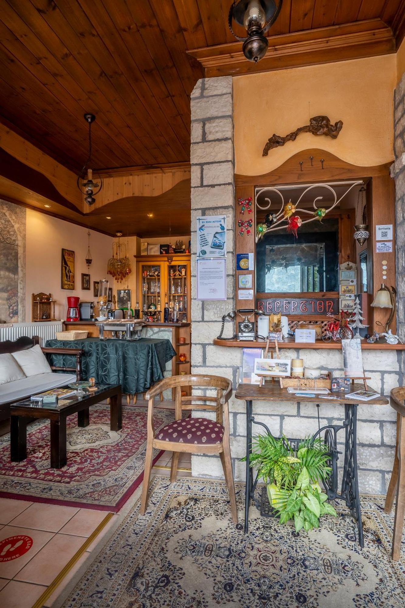 Semeli Guesthouse Karpenísion Esterno foto